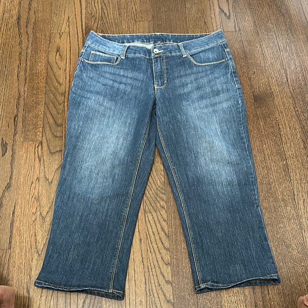 Faded Glory Women's Stretch Capri Straight Blue Jeans
